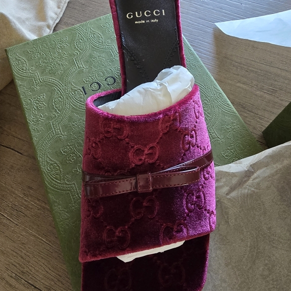 Burgundy Gucci smal heels - Picture 2 of 6